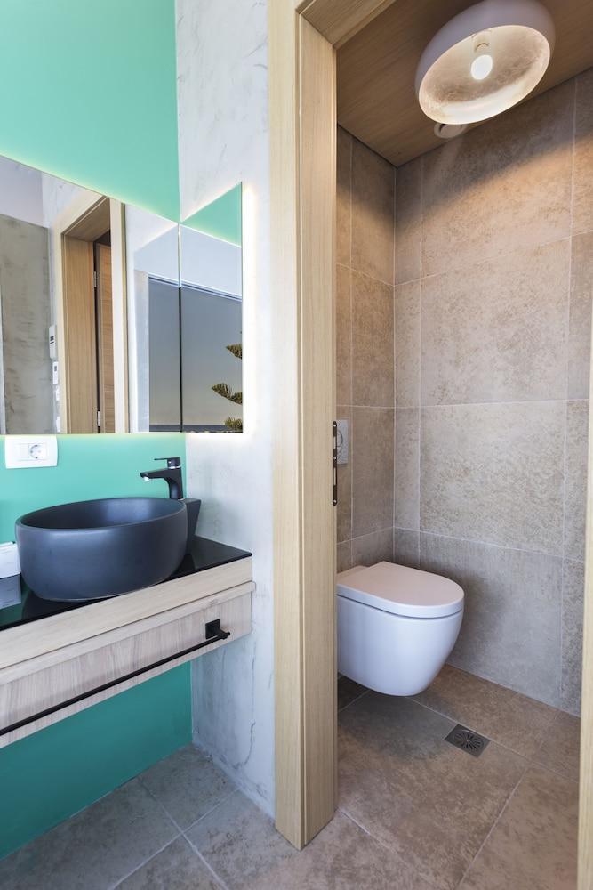 Kalamaki Luxury Suites Extérieur photo